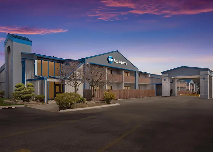 Best Western Chieftain Inn